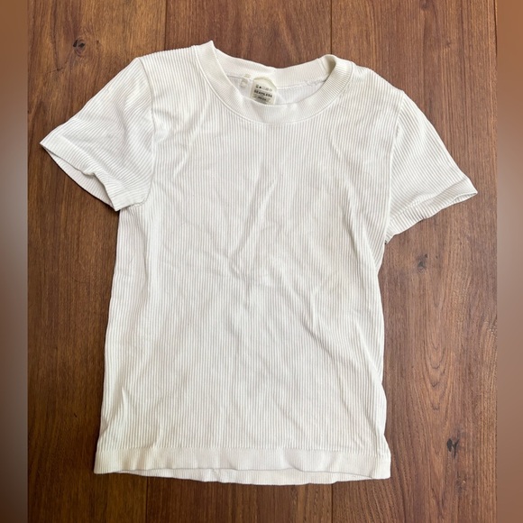 Aritzia Seamless tee - Picture 3 of 3